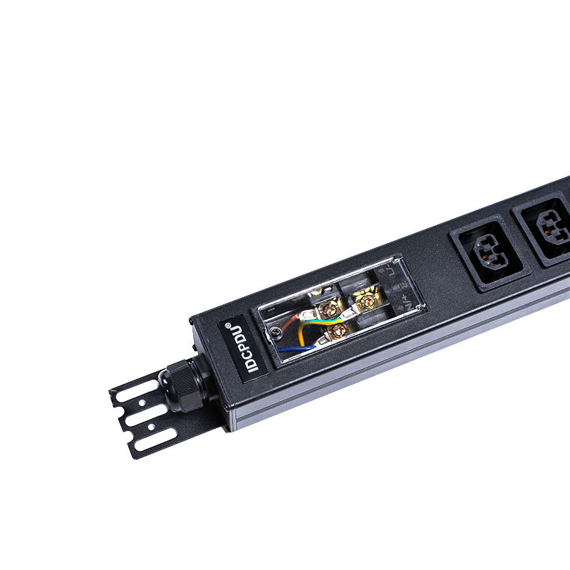 16 Steckdosen IEC C13 C19 und US-Steckdosen 1,5U Flüssigmagnet-Leistungsschalter Vertikale TCP/IP-Smart-Rack-PDU